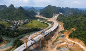 Phó Chủ tịch Cao Bằng: Hạ tầng giao thông vẫn là 'điểm nghẽn của điểm nghẽn'