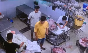 Sở GD&ĐT Hà Nội yêu cầu Trường tiểu học Cự Khê lập tức mở bếp ăn bán trú cho học sinh 