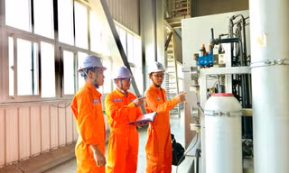 Tận lực để ‘trái tim’ các nhà máy điện luôn đập