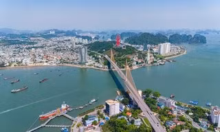 Quảng Ninh đón cột mốc lịch sử, mở ra chương phát triển mới của siêu đô thị bên vịnh di sản