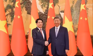 Chủ tịch nước Lương Cường hội đàm với Tổng Bí thư, Chủ tịch nước Trung Quốc Tập Cận Bình
