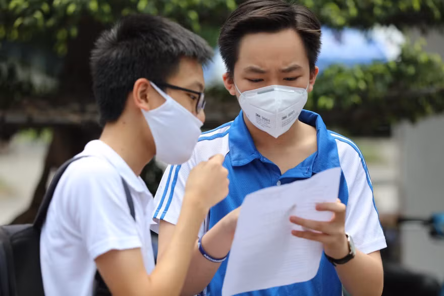 Thí sinh dự kỳ thi tuyển sinh lớp 10 Hà Nội. (ảnh: Như Ý)