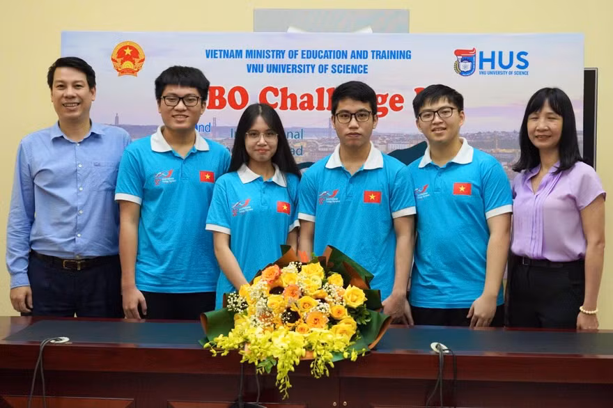Đội tuyển Olympic Sinh học quốc tế 2021 giành 4 huy chương.