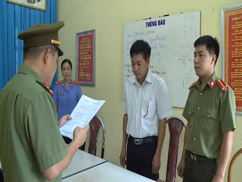 Trước khi sự việc nghiêm trọng ở Sơn La bị phát hiện, lãnh đạo ngành giáo dục tỉnh này cũng khẳng định: thực hiện đúng quy trình.