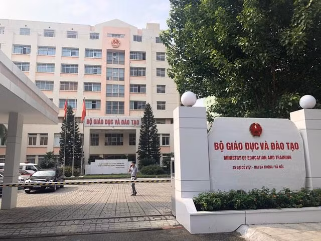 Cảnh báo mạo danh trang web của Bộ Giáo dục để rao làm bằng giả