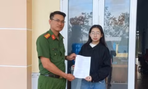 Mùa xuân đặc biệt của nữ cử nhân viết đơn tình nguyện nhập ngũ