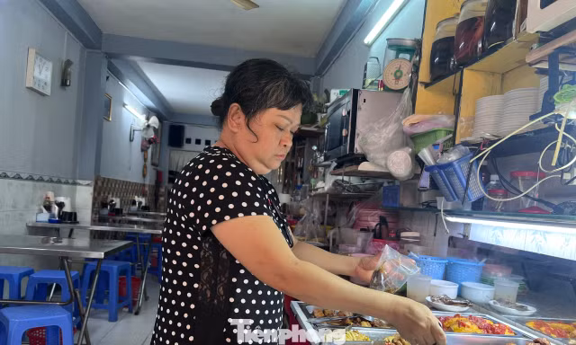Bão giá ập đến, quán xá lao đao
