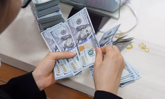 Gần 8 tỷ USD kiều hối vừa đổ về TPHCM 