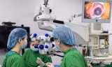 Hai bệnh nhân nghèo tìm lại ánh sáng nhờ được ghép giác mạc miễn phí
