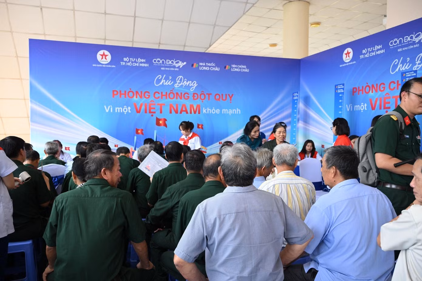 Long Châu đến Côn Đảo: Nối mạch tri ân, chăm sóc sức khỏe nơi đảo xa ảnh 3