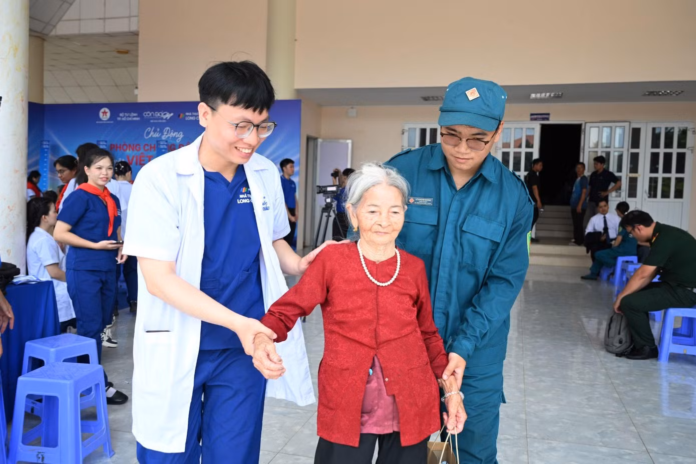 Long Châu đến Côn Đảo: Nối mạch tri ân, chăm sóc sức khỏe nơi đảo xa ảnh 5