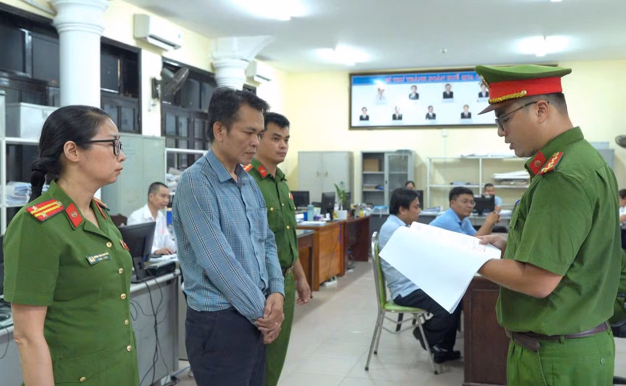 can-bo-phuong-nhan-hoi-lo-1.jpg