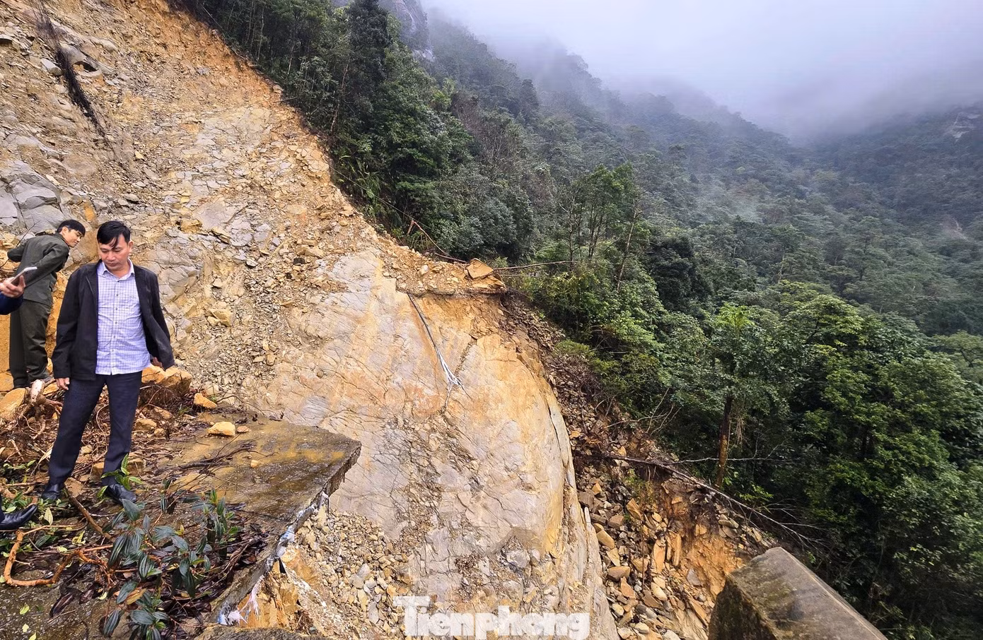 tp-3-khac-phuc-sat-lo-bach-ma.jpg