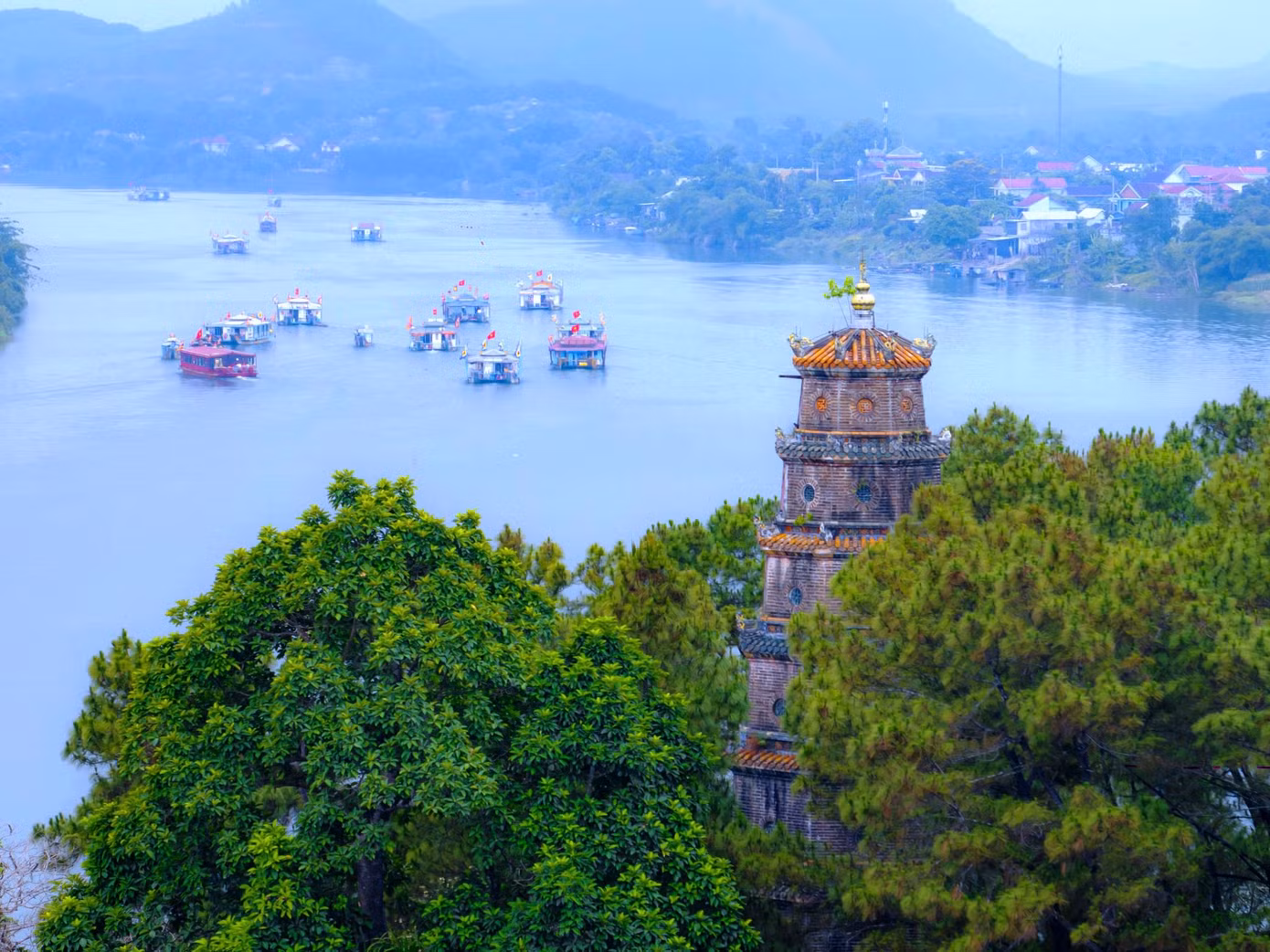 7-le-hoi-dien-hue-nam.jpg