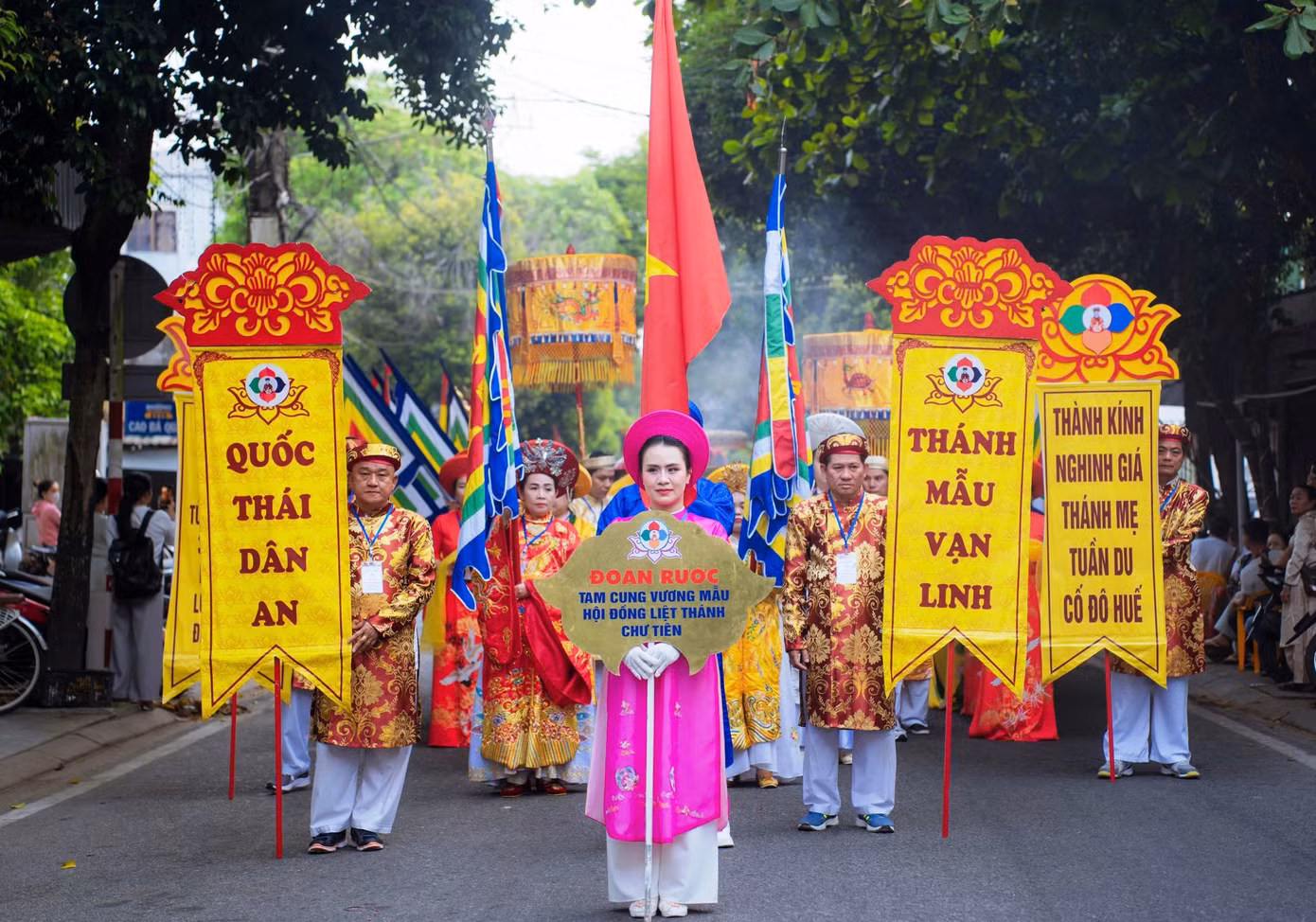 9-le-hoi-dien-hue-nam.jpg