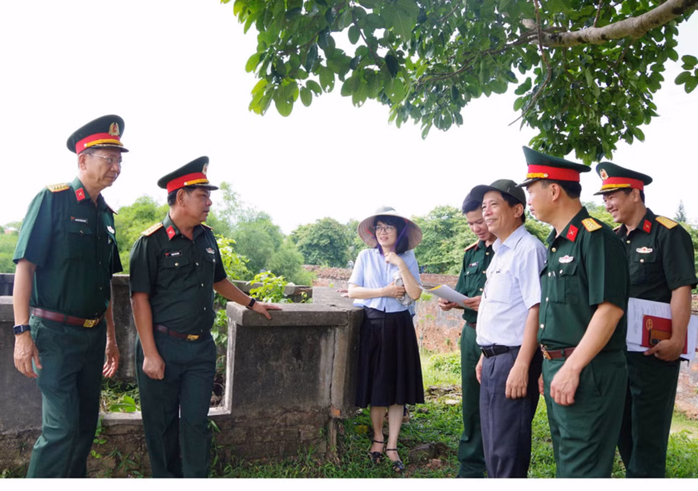 8-thao-do-lo-cot-kinh-thanh-hue.jpg