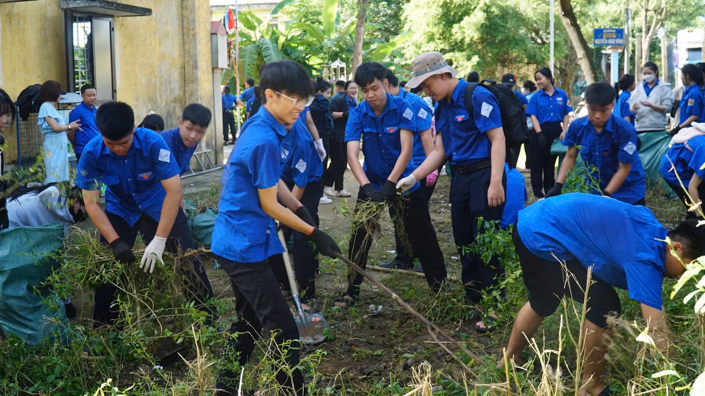 hs-hue-thu-gom-rac-thai-3.jpg