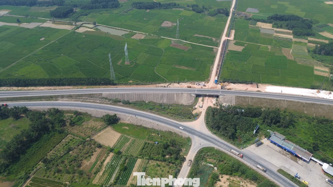 tp-1-nut-giao-tinh-lo-12.jpg