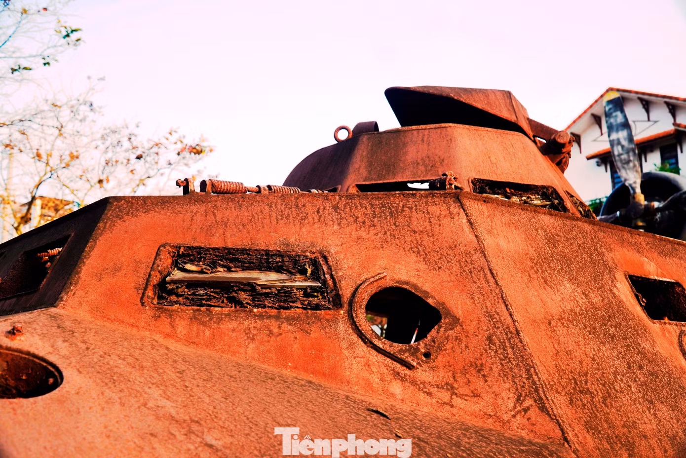tp-9-1-xe-tang-bao-tang-muc-nat-2.jpg