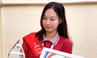 Từ chuyên Văn đến dân kinh tế: Câu chuyện vượt giới hạn của nữ sinh Trường Đại học Thương mại