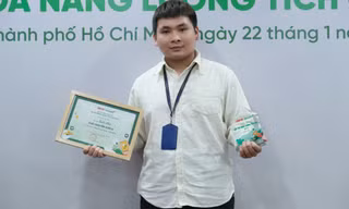 Tuấn Kha đoạt giải Khuyến khích với tác phẩm Tích cực hoạt động vì cộng đồng tại Cuộc thi Lan tỏa năng lượng tích cực lần 4.