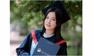 Từ đam mê Toán học đến thủ khoa ngành Kinh tế quốc tế: Hành trình nỗ lực của nữ sinh Ngoại giao