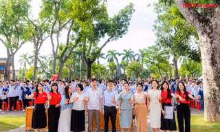 Mang "hương vị quê nhà" lên sân khấu tiếng Anh: Tiết mục đầy tự hào của THPT Thanh Hà tại Unlock The IELTS 2025 