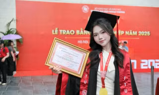 Bí quyết 'chăm chỉ đánh bại tài năng' của Thủ khoa FTU