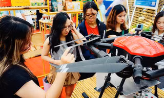 Ấn tượng với gian hàng Trường Đại học Thủy lợi tại Triển lãm “80 năm hành trình Độc lập - Tự do - Hạnh phúc”