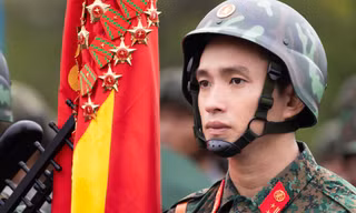 Bạn trẻ dậy từ 4 giờ sáng lên Ba Vì để gặp Thượng uý Lê Hoàng Hiệp