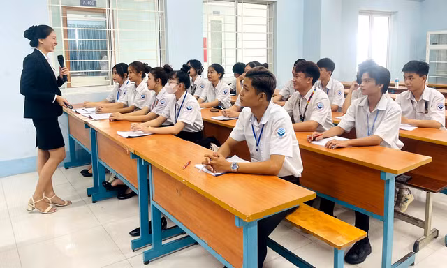 Tuyển sinh lớp 10: Mô hình “2 trong 1” lý tưởng cho teen chưa đỗ THPT công lập