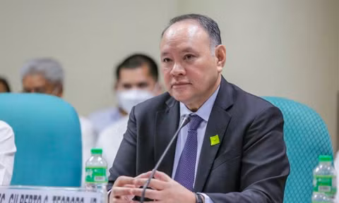Trung Quốc và Philippines khẩu chiến về lao động bất hợp pháp