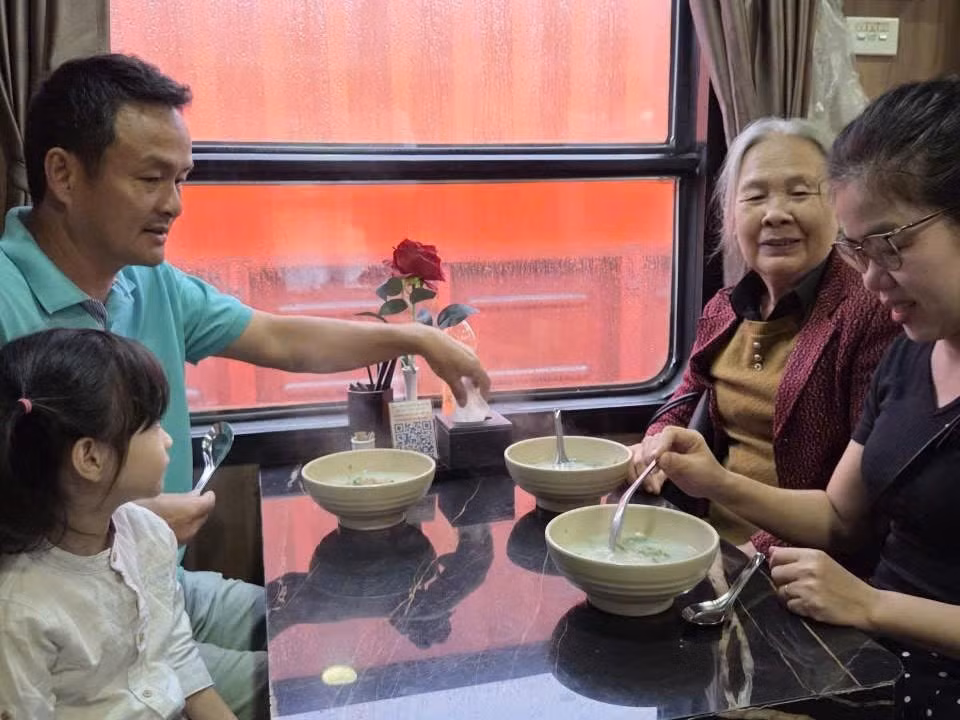 duong-sat-tam-ngung-nhieu-chuyen-vi-bao-bualoi-2.jpg