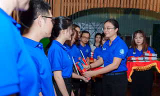 Thành Đoàn TP. HCM động viên chiến sĩ tình nguyện ‘Mùa Hè Xanh’ tại tỉnh Đồng Tháp