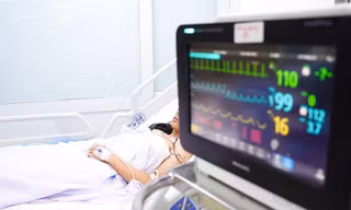Sức khỏe 2 cô gái sống sót trong vụ cháy 4 người tử vong ở TPHCM