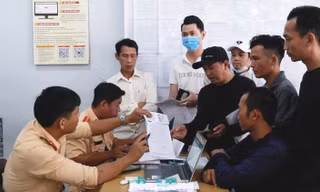 Nguyên nhân hơn 125.000 người ở TPHCM thi đạt nhưng chưa được cấp giấy phép lái xe