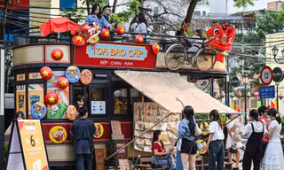 Bạn trẻ thích thú với không gian tái hiện ký ức Hà Nội thời bao cấp