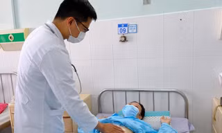 Cô gái trẻ bị ung thư gan ‘đánh úp’ sau 2 tháng đau âm ỉ
