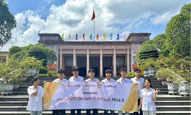 Mô hình hợp tác Việt - Hàn nâng cao năng lực số ứng dụng AI cho học sinh THPT tại Thái Nguyên