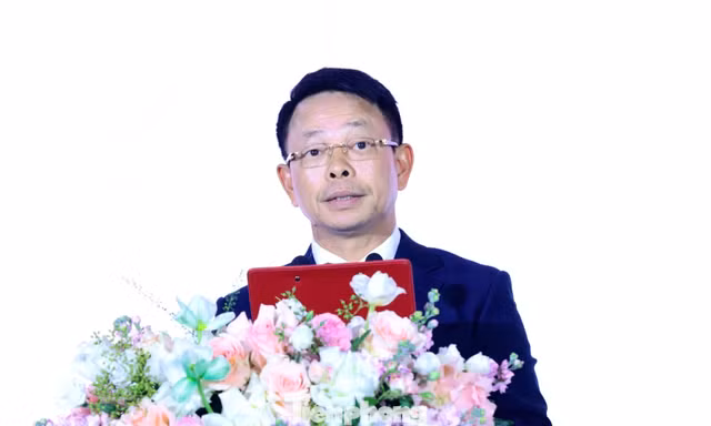 Viết tiếp câu chuyện về vẻ đẹp người con gái Việt Nam