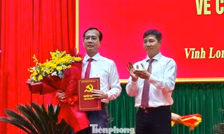 Công bố quyết định của Ban Bí thư Trung ương Đảng về công tác cán bộ