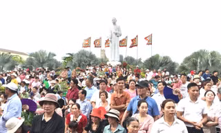 Hơn 70.000 người đổ về nhà thờ Tắc Sậy dự tuyên phong Chân phước đầu tiên tại Việt Nam