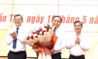 Công bố quyết định của Thủ tướng phê chuẩn Phó Chủ tịch UBND TP. Cần Thơ