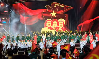 Tổng Bí thư Tô Lâm dự cầu truyền hình 'Dưới cờ vinh quang' tại điểm cầu Hà Nội