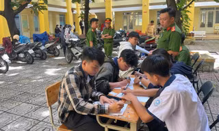 Sở GD&ĐT TPHCM 'siết' an toàn giao thông với học sinh