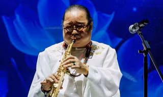 Âm thanh saxophone Trần Mạnh Tuấn trong đêm nhạc chữa lành