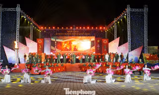 Sôi nổi dạ hội thanh niên Quân khu 3
