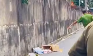 TPHCM: Bàng hoàng phát hiện thi thể trẻ sơ sinh trong thùng carton