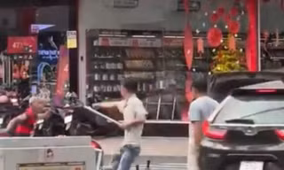 Va chạm giao thông rồi lao vào ẩu đả, 2 người bị khởi tố 