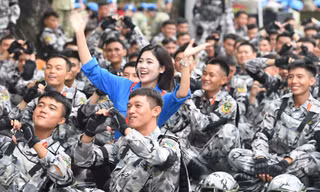 Rạng rỡ nụ cười quân dân trong cuộc tổng hợp luyện ở Ba Đình